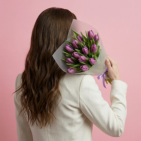 13 сиреневых тюльпанов