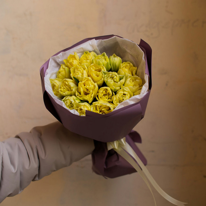 Букет "19 желтых пионовидных тюльпанов"