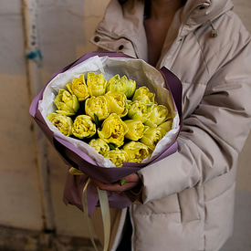 19 желтых пионовидных тюльпанов 19 желтых пионовидных тюльпанов