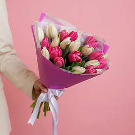 25 бело-розовых тюльпанов 25 бело-розовых тюльпанов