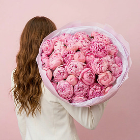 35 нежно-розовых пионов