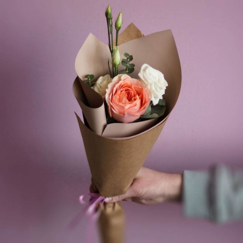 Букет недорого в Челябинск 500 руб из роз, букет комплимент - КУСТЫ