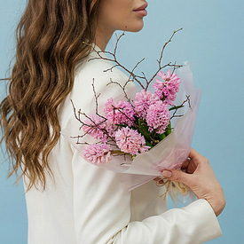 Розовый парфюм