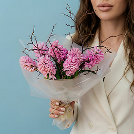 Розовый парфюм